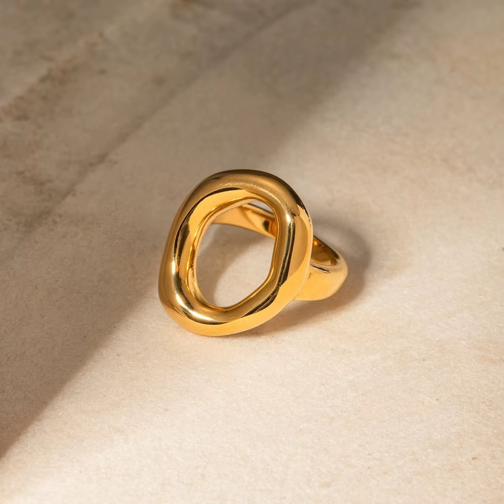 SIZE 8 | 18K Gold Plated Irregular Chunky Oval Hollow Ring - Picture 3 of 7